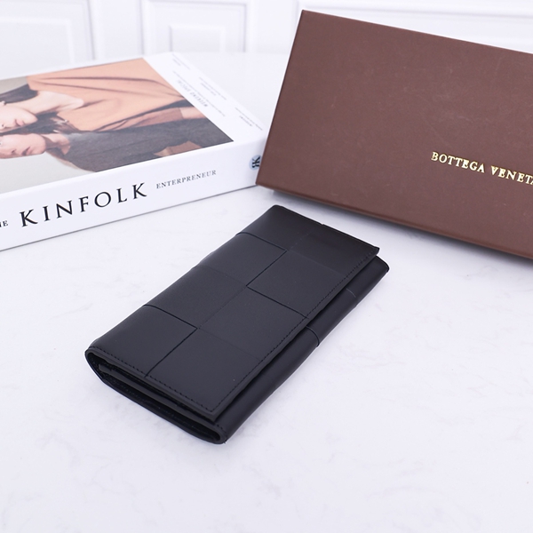 ボッテガヴェネタ財布コピー背面デザイン